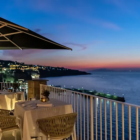 Lorelei Londres Готель Сорренто