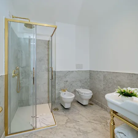 Lorelei Londres Готель Сорренто